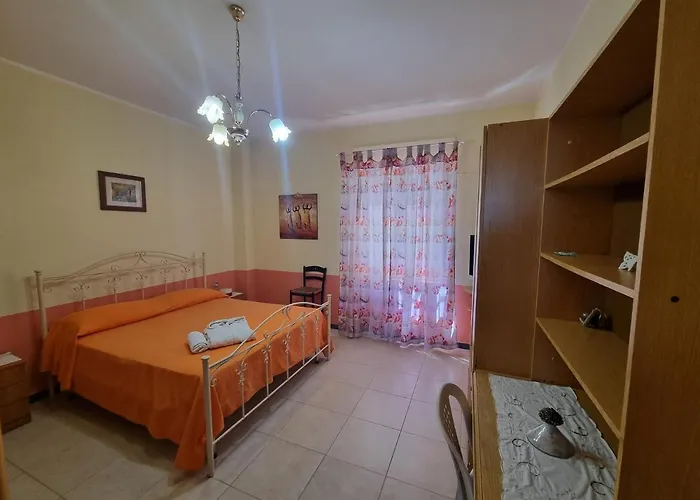 Casa Sybaris 20 Mt Dalla Stazione Piano Terra